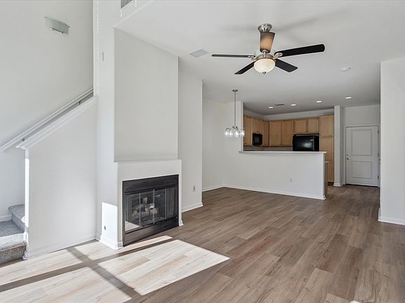 4th image of 84 N Spruce St Unit 901