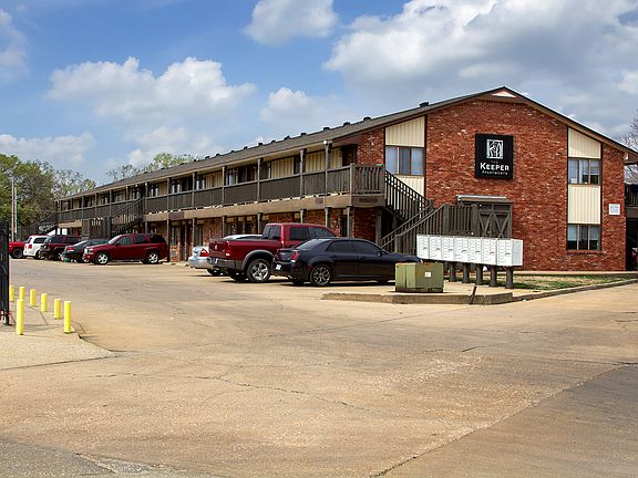 Keeper Apartments in Zoo Boulevard Ave.