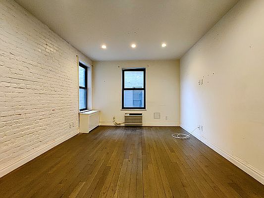 3rd image of 101 E 116th St #30G