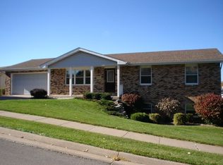 2255 Cherbourg Ct, Dubuque, IA 52001