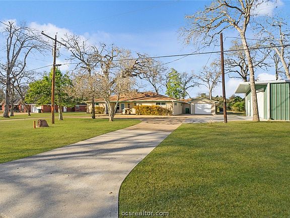 3rd image of 117 Golfview Dr
