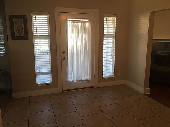 4th image of 1521 E Clinton Ave