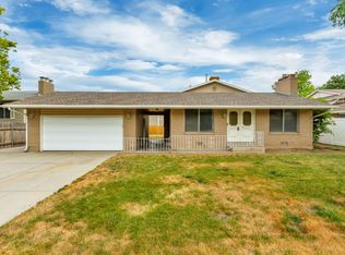 1447 E Hollow Dale Dr, Cottonwood Heights, UT 84121