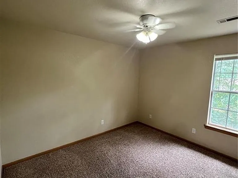 2229 E Cinnamon Way — Photo 6