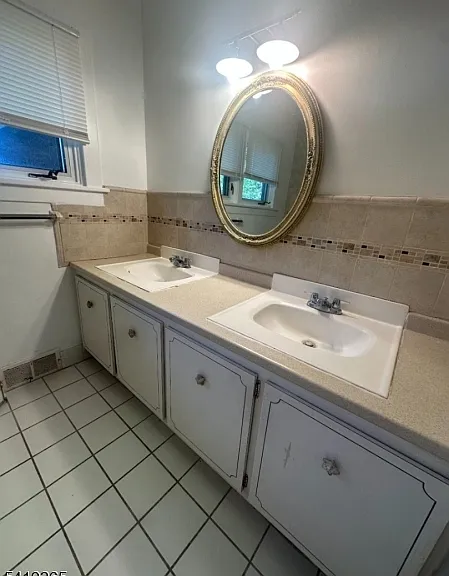 273 W Mount Pleasant Ave — Photo 10