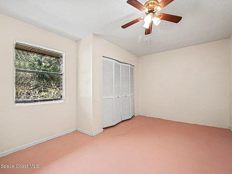 525 N Burnett Rd — Photo 11