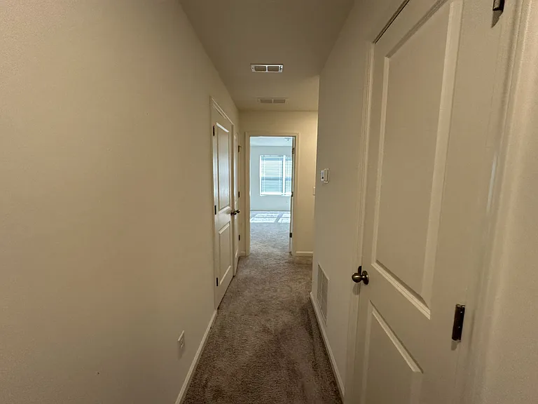 100 Swindon Dr — Photo 8