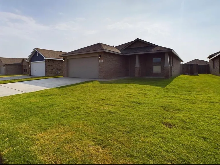2911 Urbana Pl — Photo 2