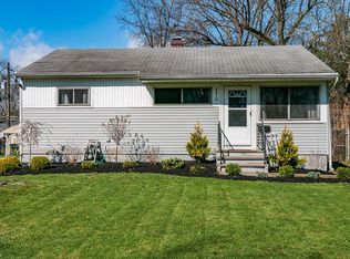 4870 Brooksdale Rd, Mentor, OH 44060