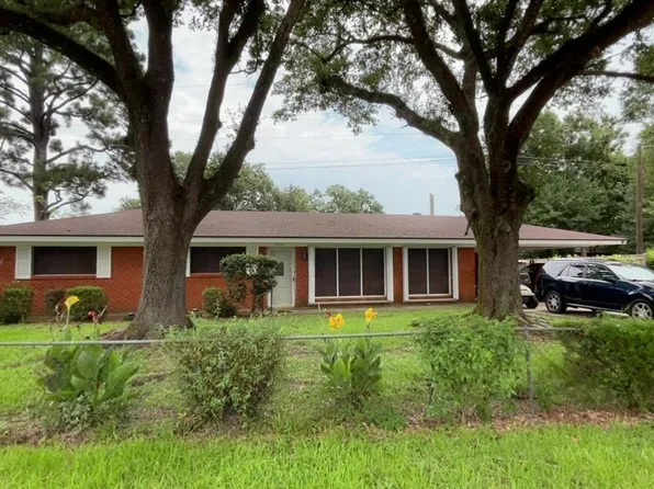 325 Elmore St, Saint Martinville, LA 70582