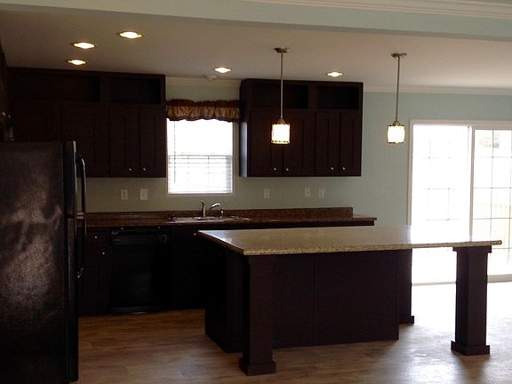 4th image of 469 Hartfield Ln #31