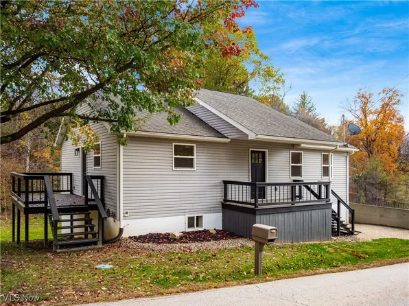 2425 S Pleasant Grove Rd, Zanesville, OH 43701