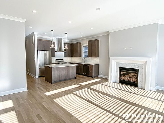 5th image of 3321 N Kenmore Ave #3