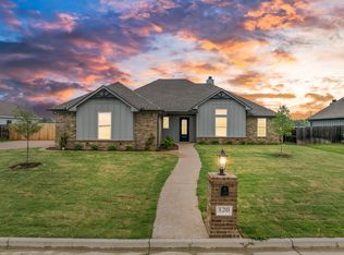 120 Waterview Ln, Robinson, TX 76706