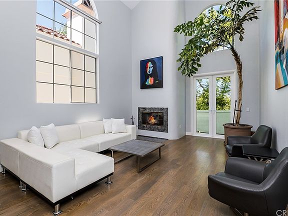 5th image of 750 N Alfred St APT 2