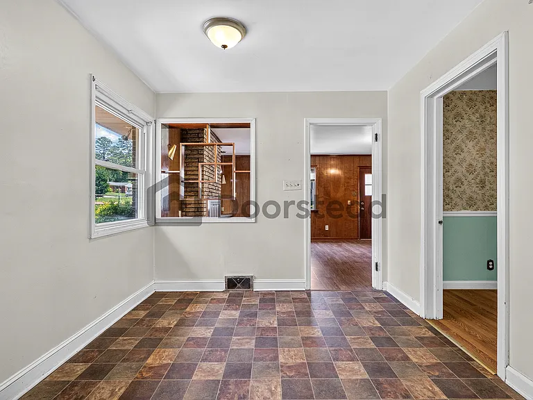 1217 Forestdale Dr — Photo 36