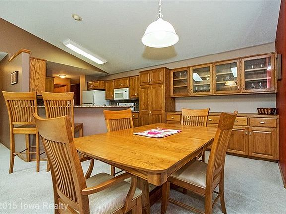 4th image of 914 NW Irvinedale Dr