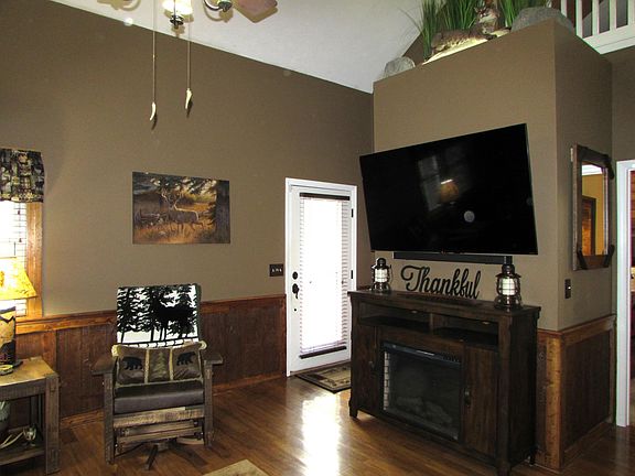 3rd image of 140 Black Bear Way
