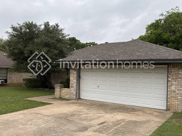 2127 Chapel Downs Dr, Arlington, TX 76017