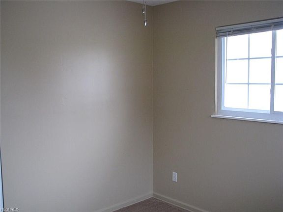 4th image of 16370 Cynthia Dr