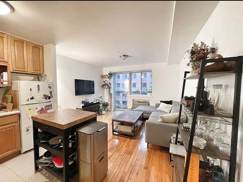 1st image of 422 E 10th St #5R