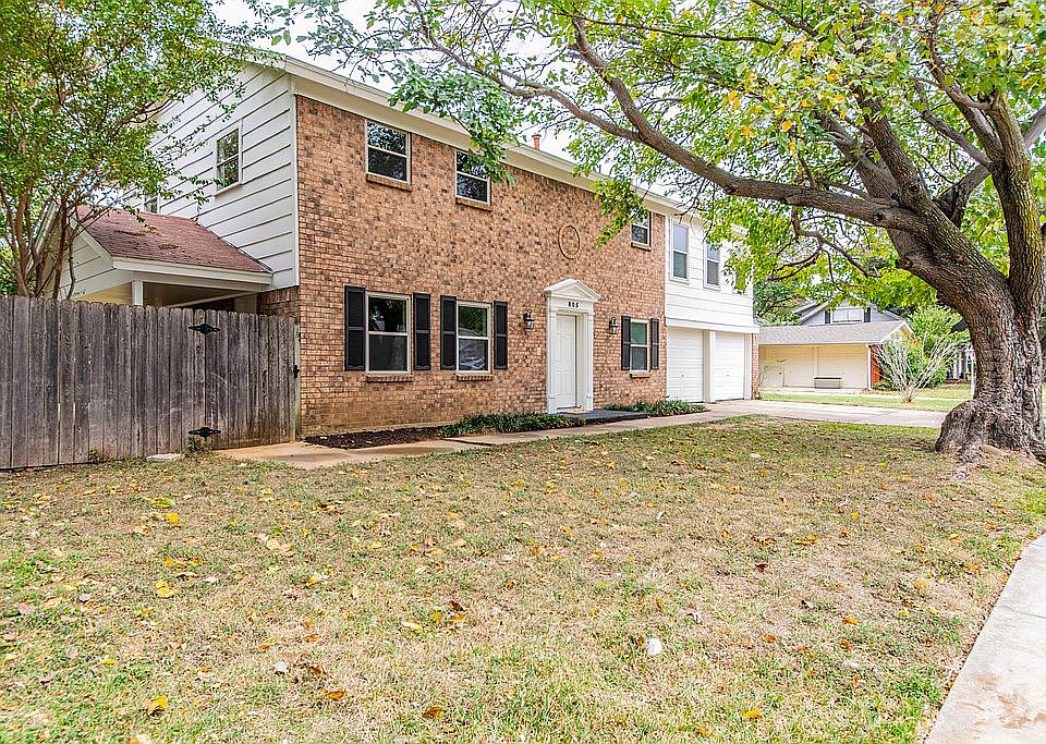 1st image of 805 Savannah Way
