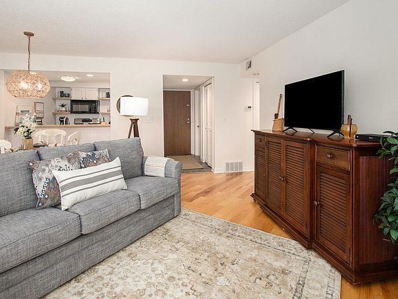 5th image of 368 Harbor Dr Unit 206