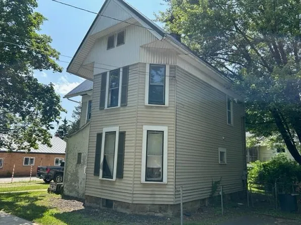 5 N Main St, Savannah, OH 44874