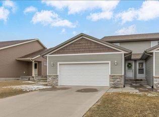 5605 Dostal Dr SW, Cedar Rapids, IA 52404