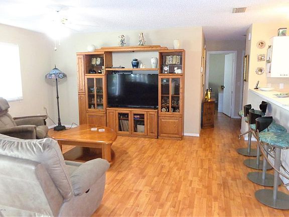3rd image of 1667 Campos Dr