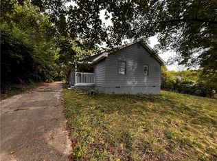 9312 E 27th St S, Independence, MO 64052