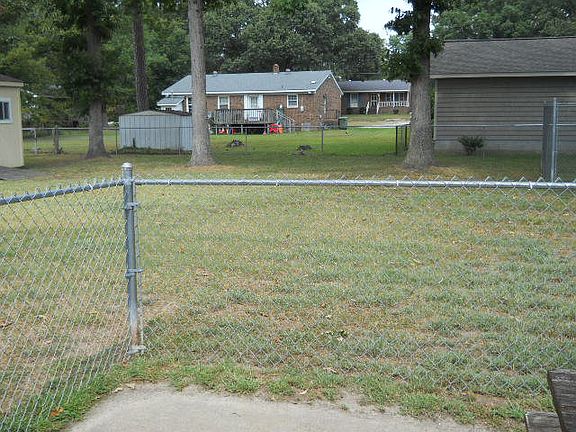 3rd image of 1302 Johnston St