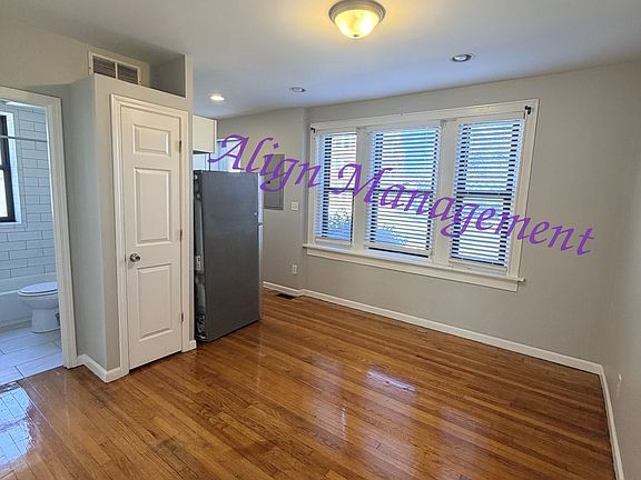 3rd image of 4924 Chippewa St APT 2E