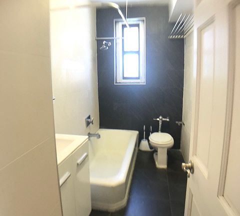 3rd image of 45 Tennis Ct #B22