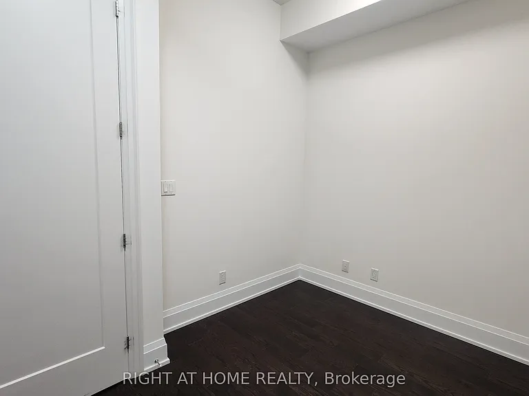 20 Fred Varley Dr #210 — Photo 30