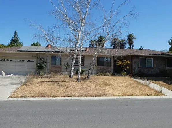 1005 S Ridgemark Dr, Hollister, CA 95023