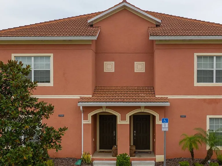 Majesty Palm Rd — Photo 42