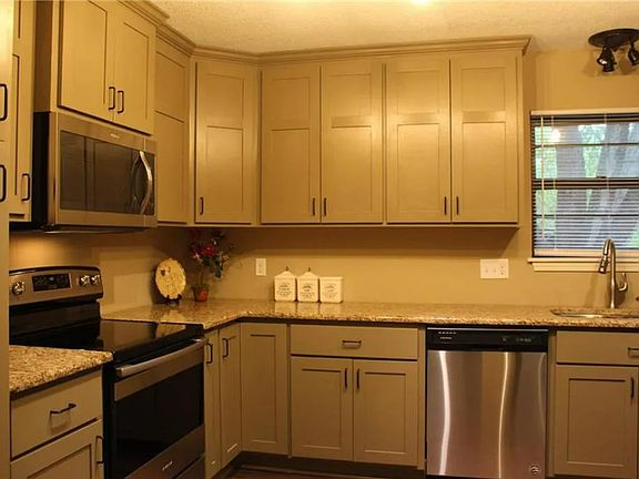 5th image of 1311 Washington St