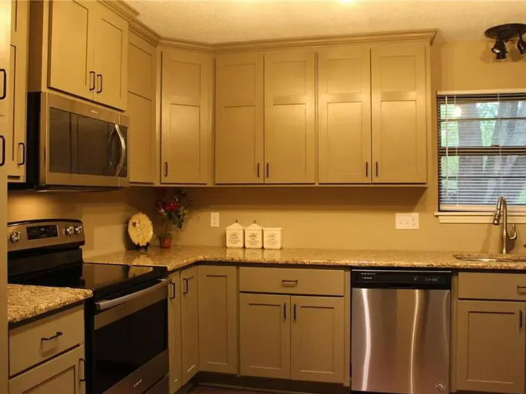 1311 Washington St — Photo 5