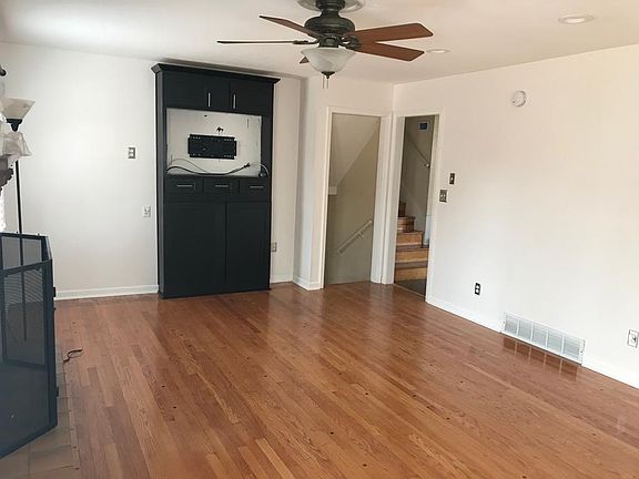 3rd image of 8843 Madison Ave
