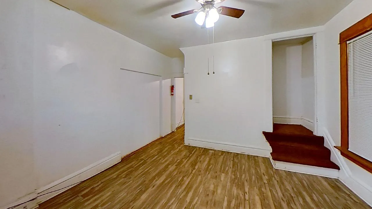 2 bed, 950 sqft, $1,150 — Photo 3