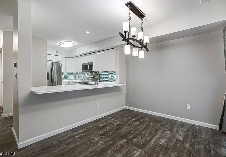 7 Sussex Ct — Photo 16