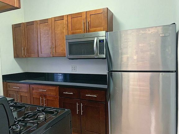 2nd image of 250 Pacific St #8A