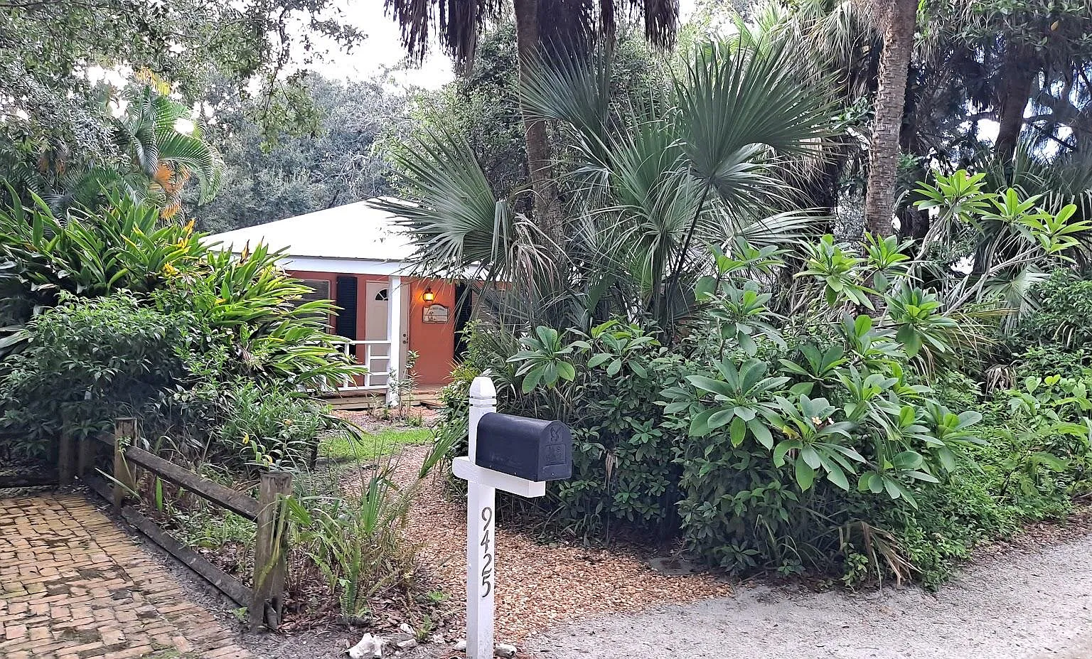 2 bed, 1300 sqft, $2,600 — Photo 1
