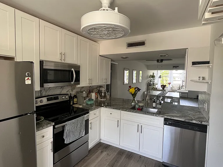 3640 Whitehall Dr — Photo 20