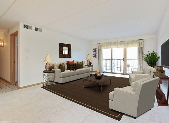 2nd image of 1600 E Thacker St APT 207