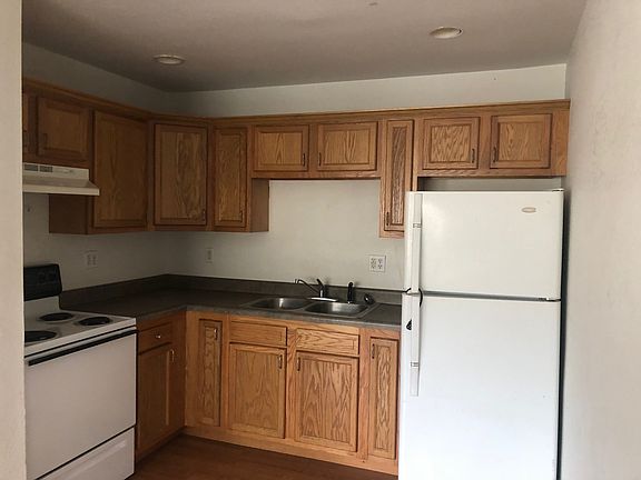 2nd image of 307 Decker St APT 5
