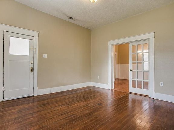 4th image of 6011 Worth St