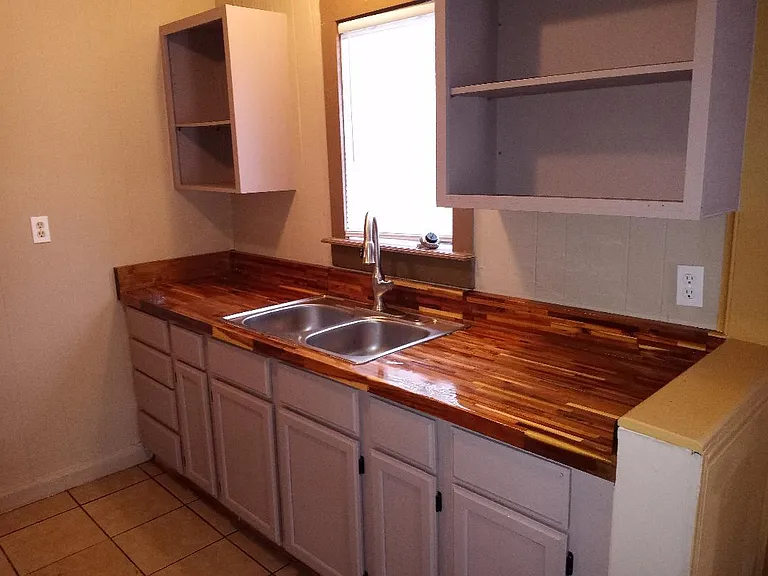 1432 N Boston Pl — Photo 3