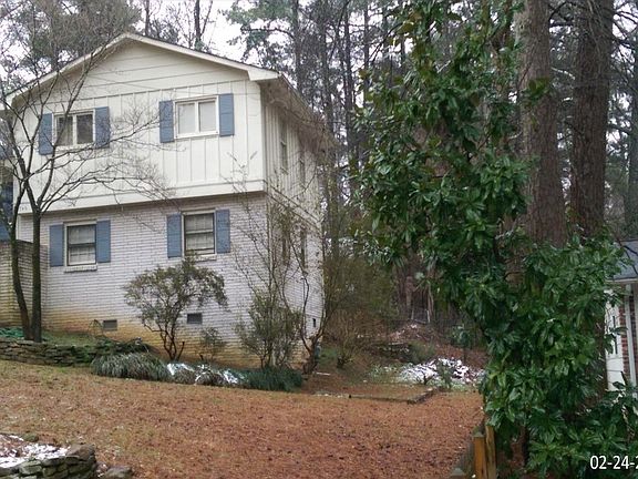 3rd image of 6746 Hampshire Dr